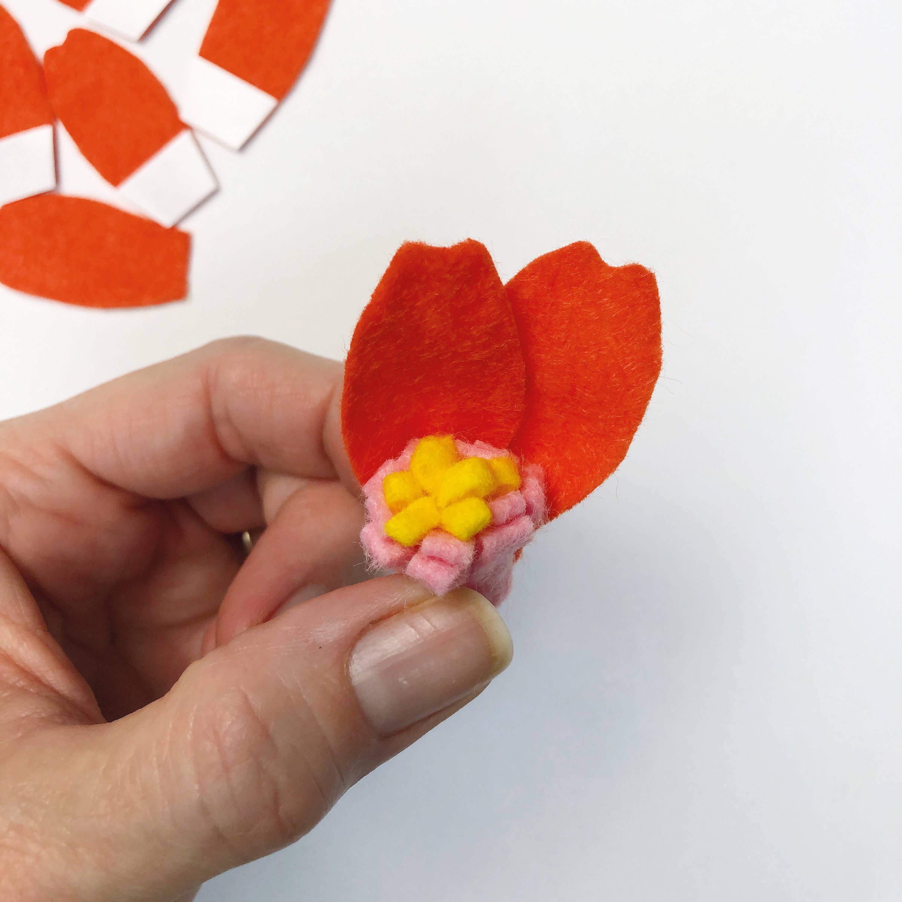 Felt Flower & Macrame Kit in Spring Wreath - Image 6