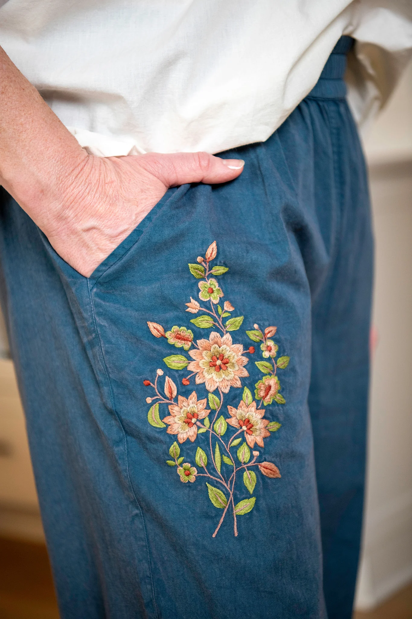 Oleson Embroidered Jogger in Navy - Image 3